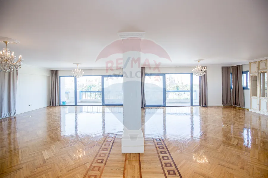 شقة للبيع 325 م وابور المياه ( فيو مفتوح علي النادي الاوليمبي وحدائق الشلالات )