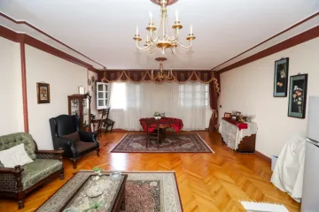 Apartment for sale 210m Laurent- Tram St