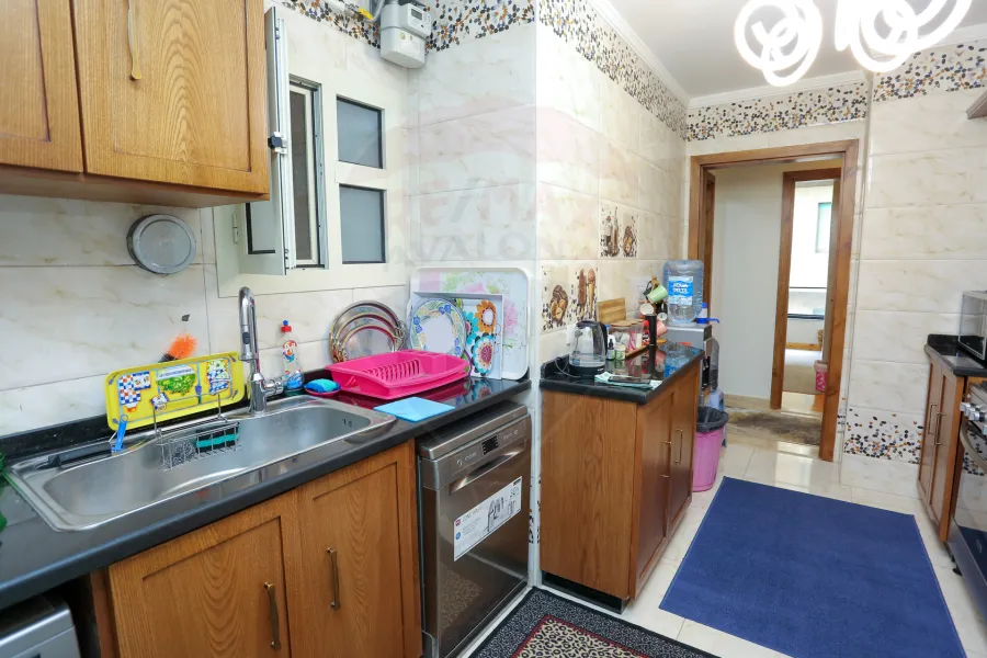 شقه للبيع 175 م سبورتنج (شارع ابوقير - عمارة براند)