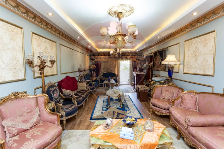 Apartment for sale 225 m Kafr Abdo (skina bnt al hussien st)