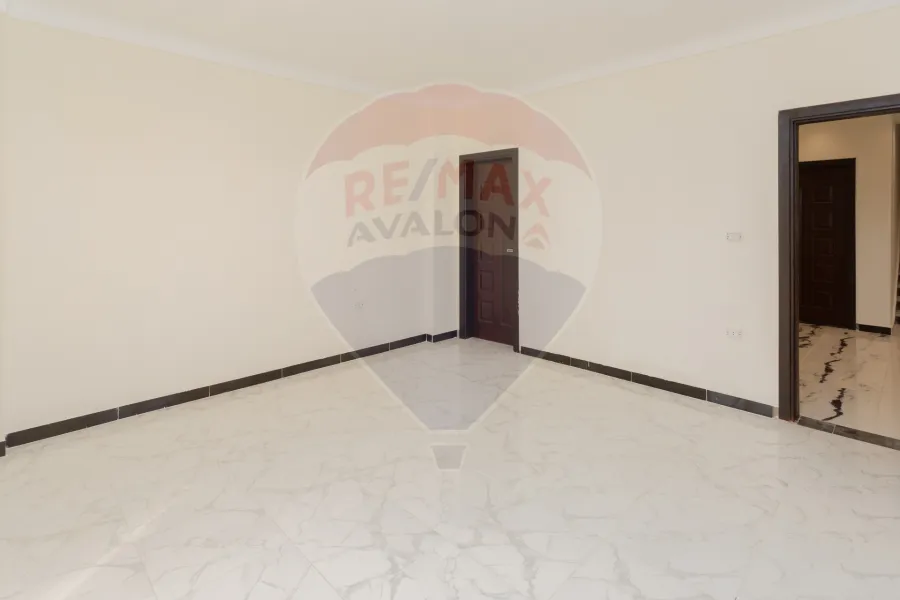 فيلا تاون هاوس للإيجار840 م الكينج مريوط (تقسيم البحر المتوسط)