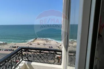 شقة للايجار المفروش 130 م كامب شيزار (تاني نمرة من البحر)