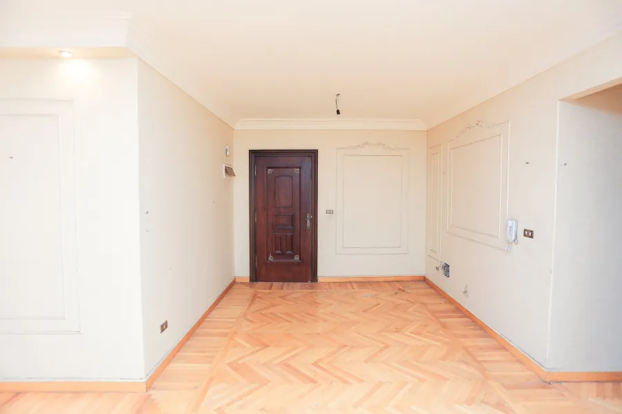 Apartment for rent 200 Kafr Abdo (Near to Abo Qir St.)