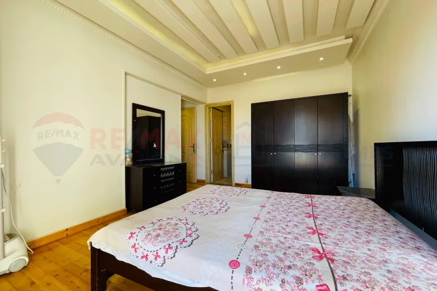 شقة للبيع 200 م سان ستيفانو (على الترام مباشرة)