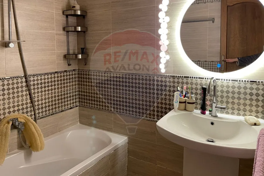 Apartment for sale 150 m Kafr Abdo (Amir Al Bahar st)