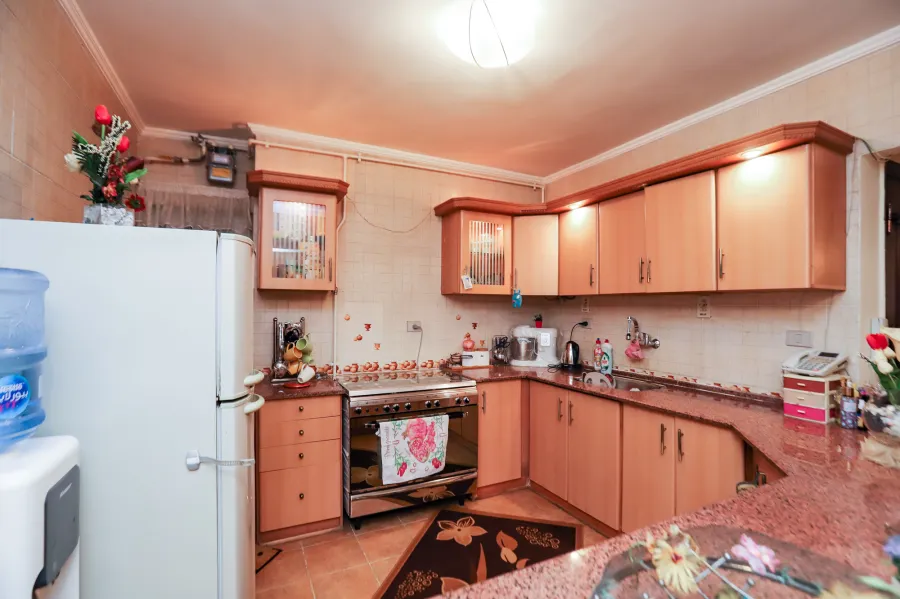 شقة للبيع 126م سموحة ( متفرع من شارع النصر )