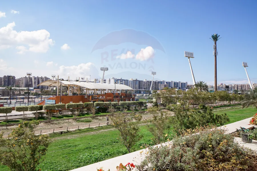 مقر اداري للايجار 300 م سموحة (بيتك ف النادي)