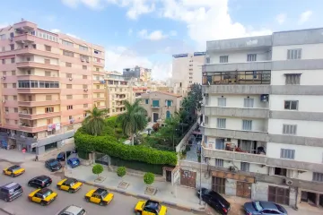 ( شقة للبيع 200م جليم (  ش أبو قير مباشرة