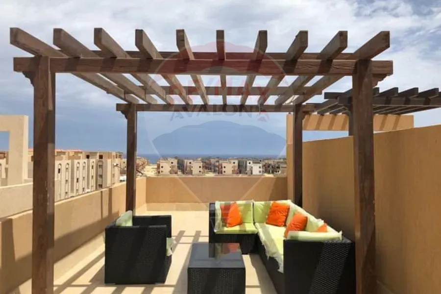 شاليه + رووف للبيع الساحل (اماريتس هايتس) 100 م + 100 م رووف