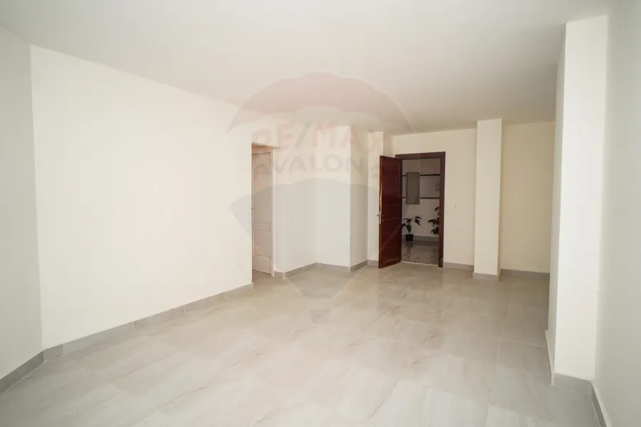 Administrative Apartment for rent 92 m King Mariyot (Lack side compound)