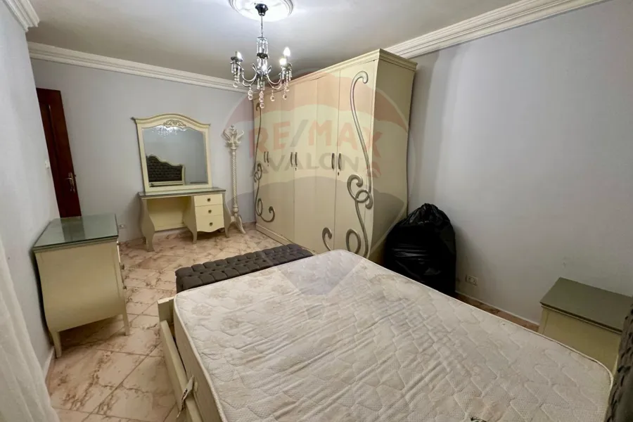 شقة للإيجار 126 م محرم بك (ش منشا - برج براند)