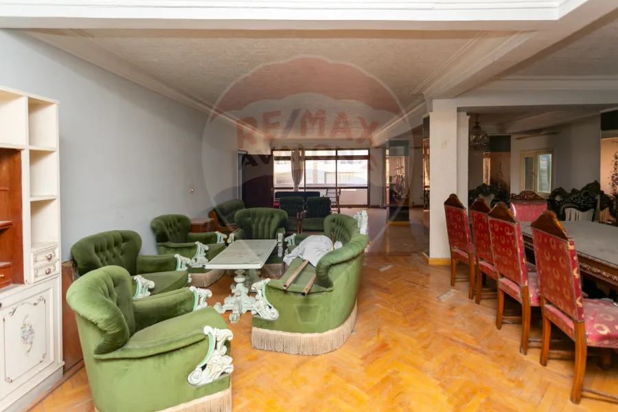 شقة للبيع 300 م سموحة (حي الفيلات)