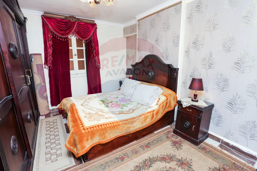 شقة للبيع 90 م سيدي بشر ( ش العيسوي - خطوات من البحر)