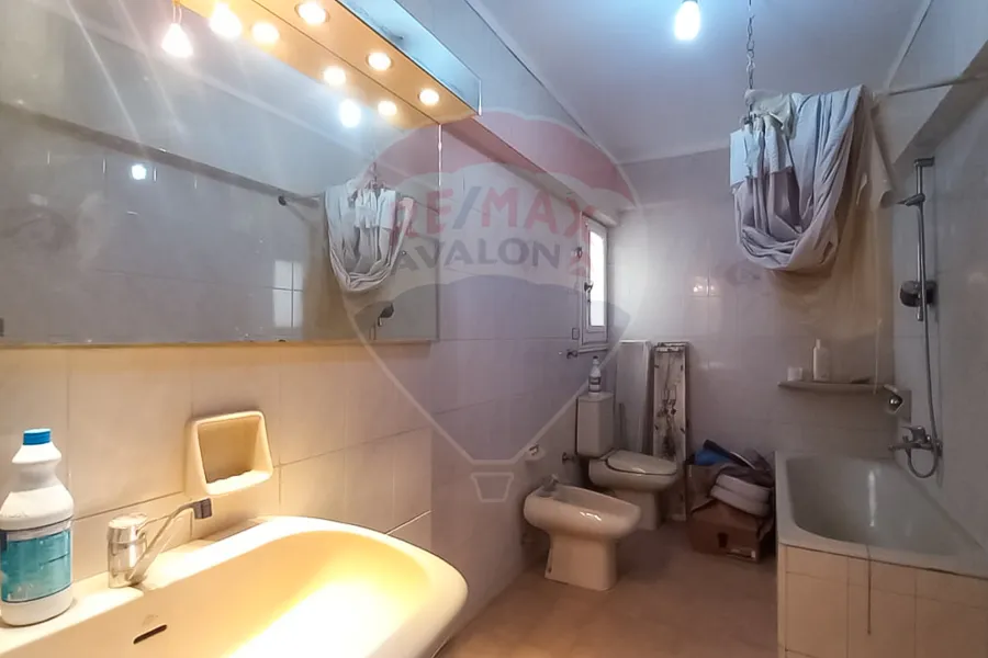 Corner apartment for sale 300 m Miami (Askander Ibrahim main st.)