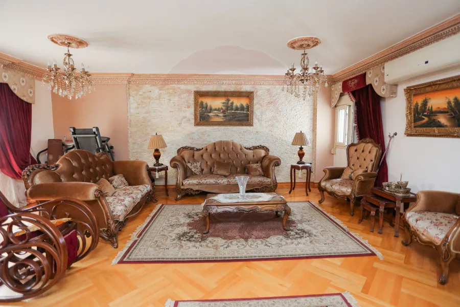 شقة للبيع 270 م لوران (ش سرهنك)