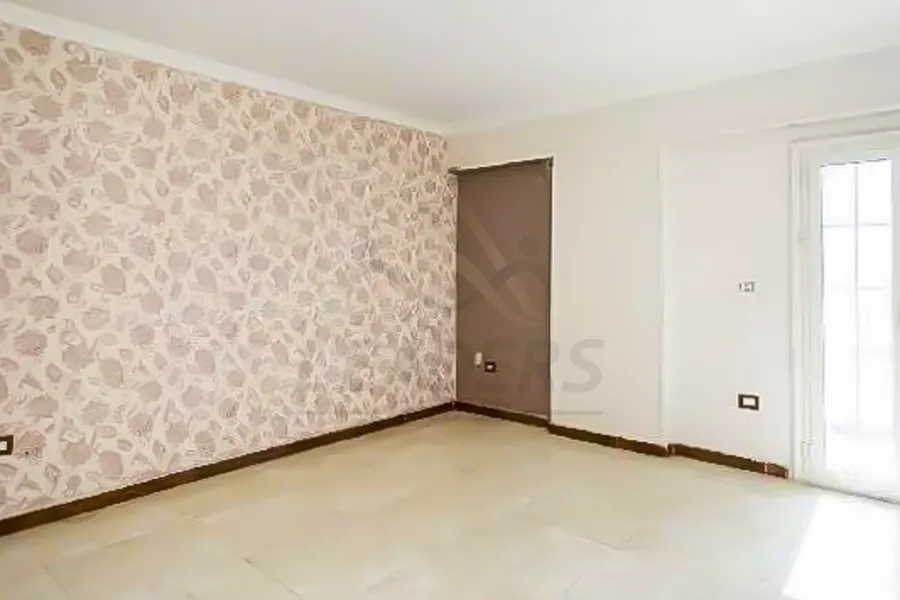 شقة للبيع 115 م سبورتنج (خطوات من نادي سبورتنج)