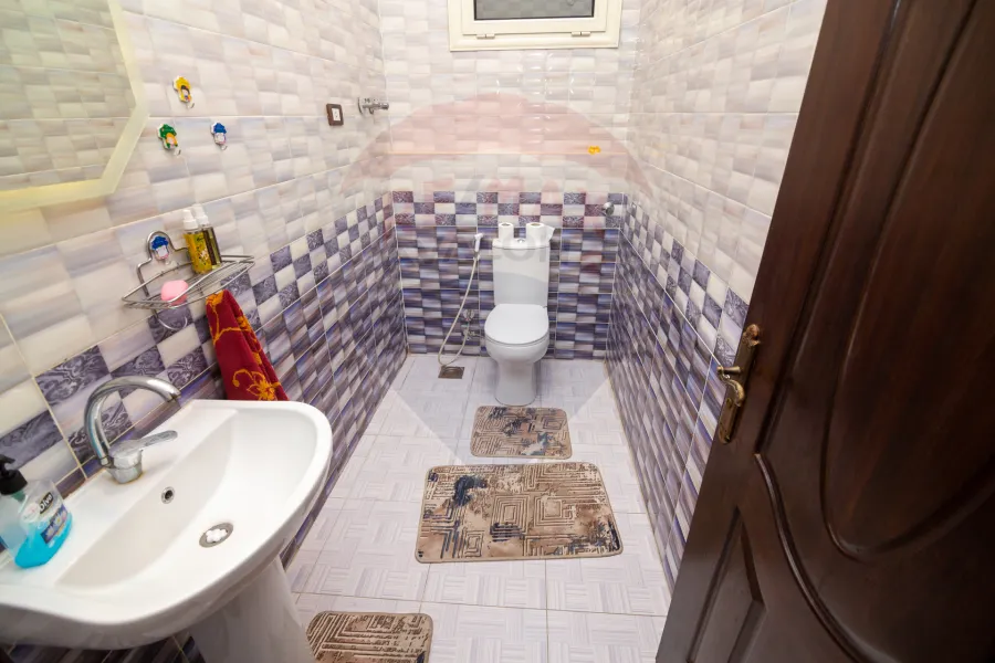 Administrative Apartmen for sale 200 m Camp Shizar (Omar Lotfy St. - Directly on the tram)