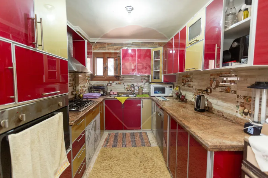 شقة للبيع 330 م سبورتنج (شارع طيبة)