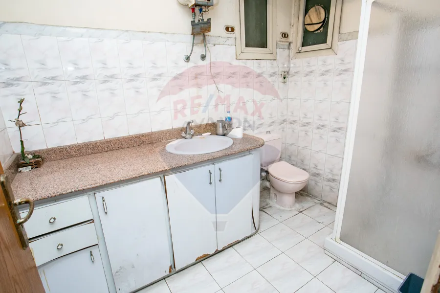 مقر إداري للبيع 200 م سيدي بشر (ميدان محمد نجيب - يري البحر)  -  يصلح لكافة الأنشطة