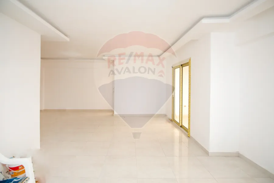 (شقة للبيع 170 م كليوباترا (سادس نمرة م البحر