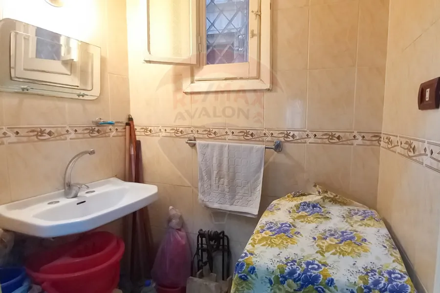 شقة للبيع 110 م كامب شيزار ( بالقرب من محطة ترام كامب شيزار )