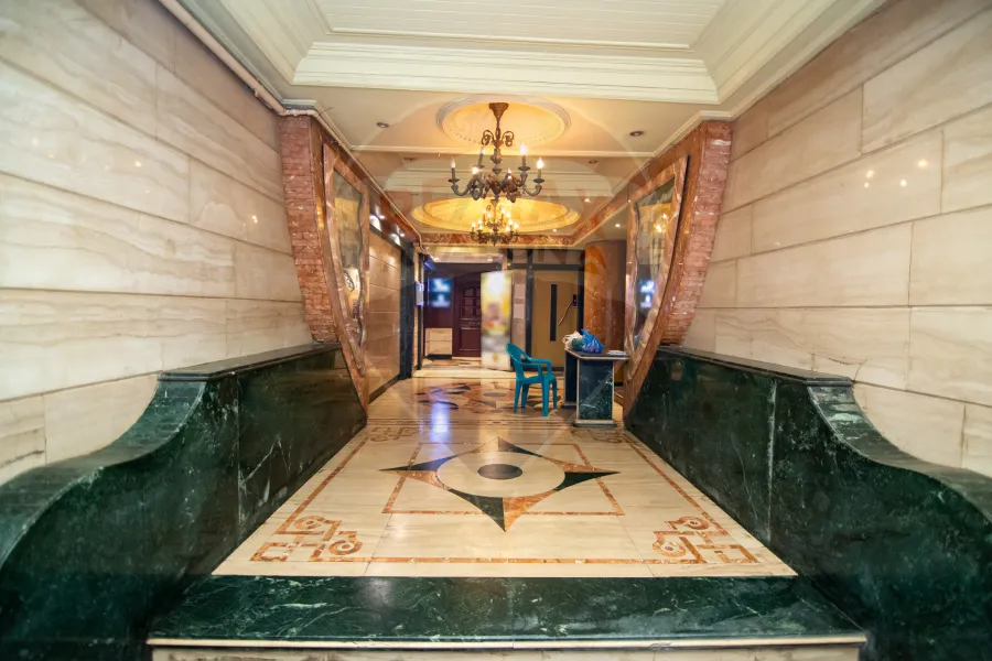 شقة للبيع 280 م ستانلي (خطوات من البحر)