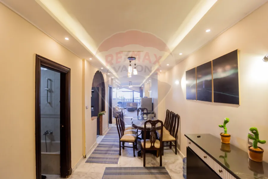 شقة إداري للبيع 170 م المندرة (علي البحر مباشرة)