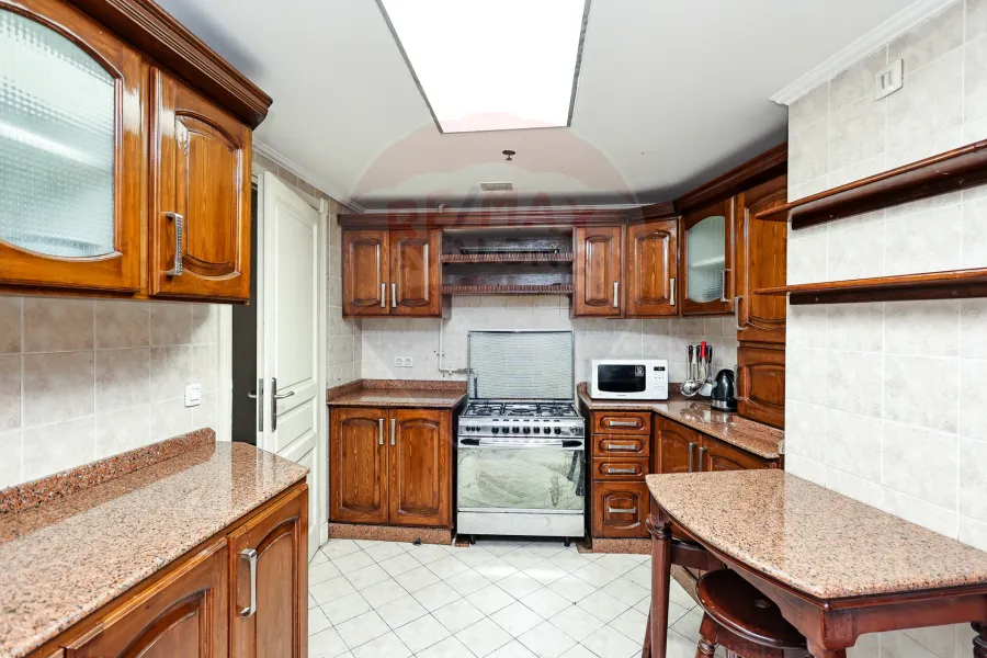 شقة للبيع 270 م سان ستيفانو ( فور سيزون )