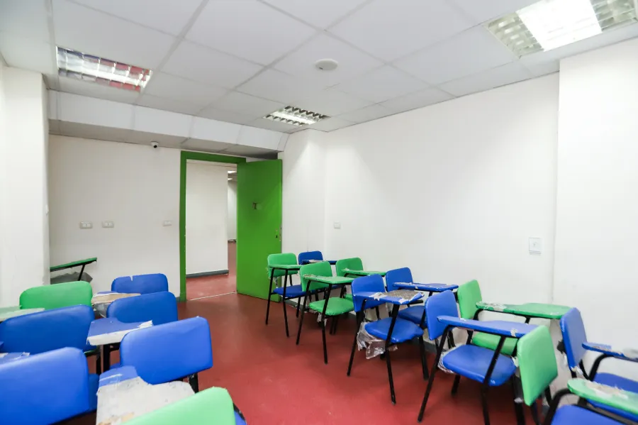 مقر إدارى للايجار 175 م سموحة ( شارع فيكتور عمانويل )