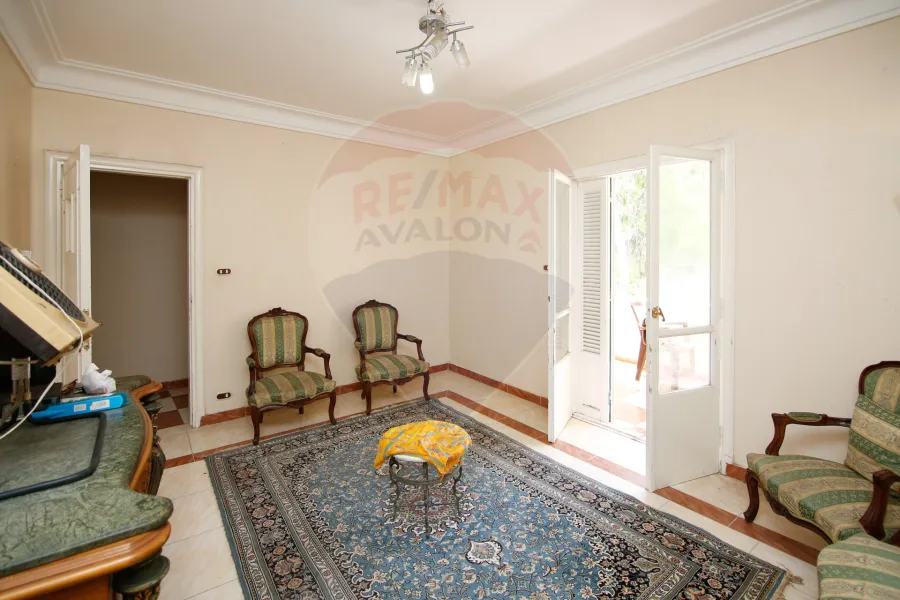 عقار للبيع 350م الأرض/800م مبانى لوران (خطوات من الترام)