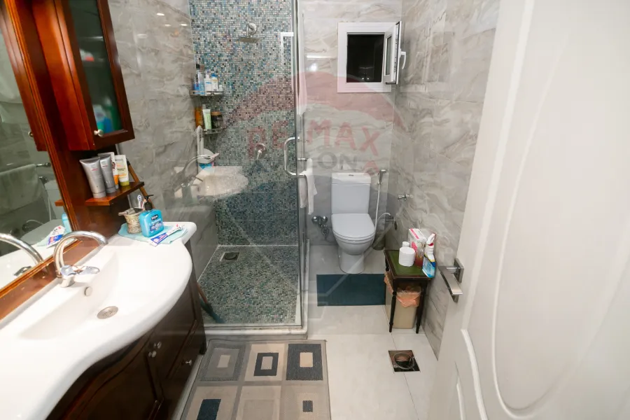 فيلا دوبلكس للبيع 420 م محطة الرمل (شارع فؤاد)