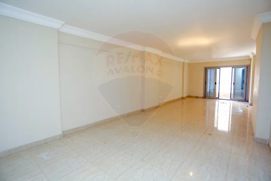 شقة للبيع 165 م رشدي (خطوات من ش سوريا)