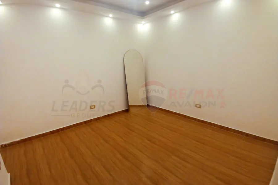 شقه للإيجار 160 م وابور المياه ( كمبوند البركه)