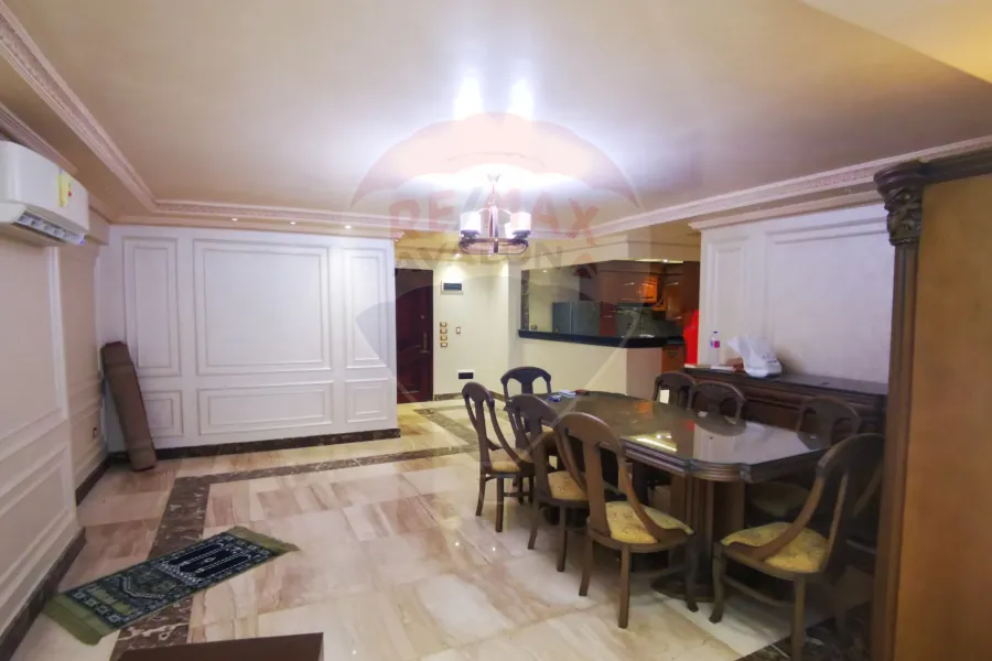 شقة للبيع 150 م سموحة (كومباوند القضاة)