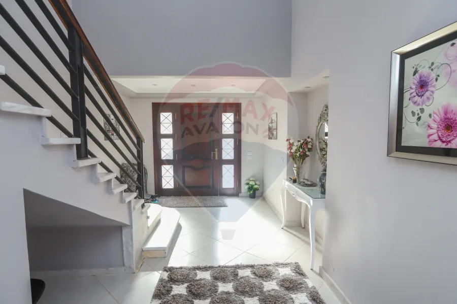 فيلا مسجلة للبيع 900 م كينج مريوط (امام استاد برج العرب)