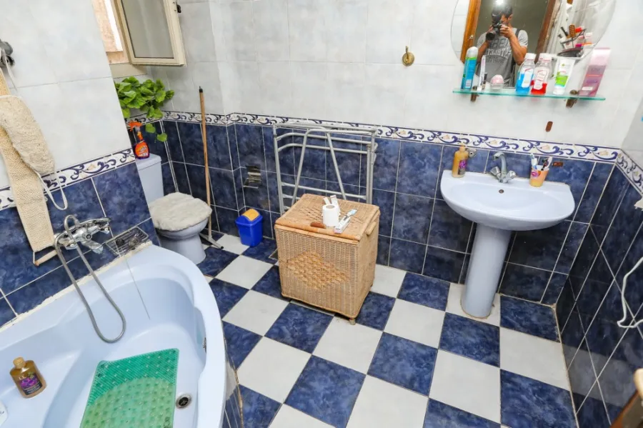 شقة للبيع 200م سموحة - ش زكى رجب