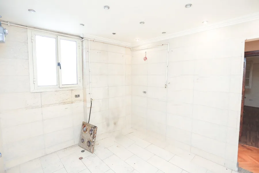 Apartment for rent 200 Kafr Abdo (Near to Abo Qir St.)