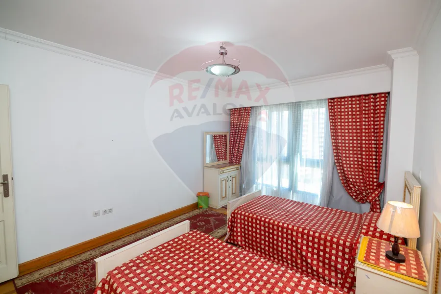 Furnished apartment for rent 270 m San Stefano (Four Seasons)