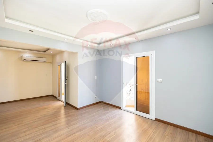 شقة للبيع 130 م كفر عبده (شارع إبراهيم راجي)