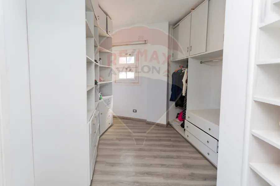 فيلا ستاند الون للبيع 855 م كينج مريوط (برج العرب)