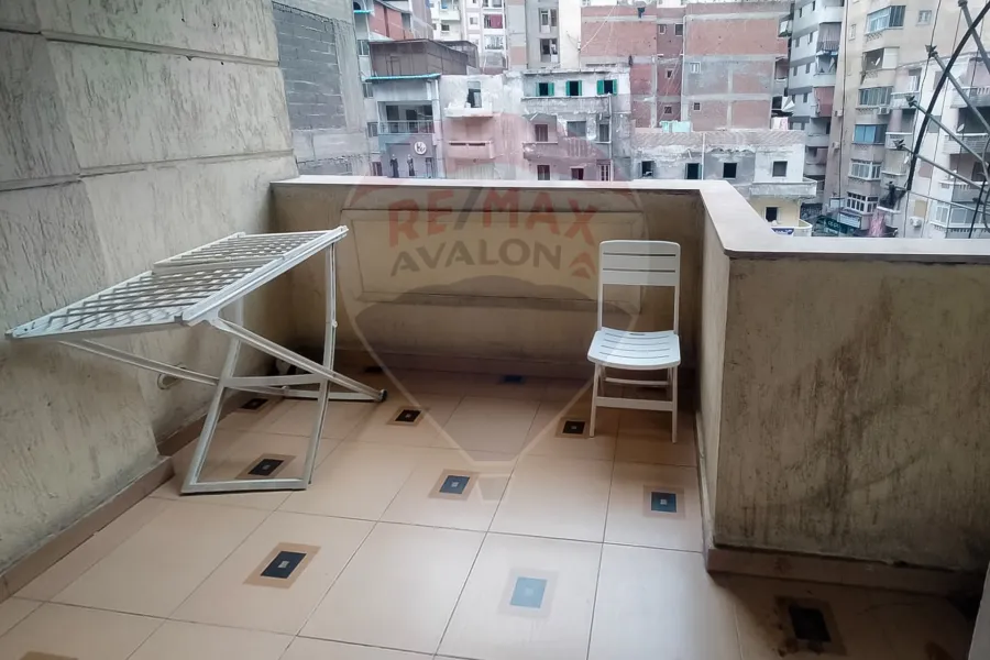 شقة للإيجار 130 م ميامي (جمال عبد الناصر مباشره)