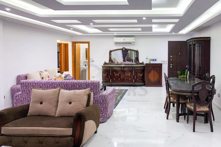 شقة للايجار المفروش 220 م سموحه (ش فوزي معاذ)