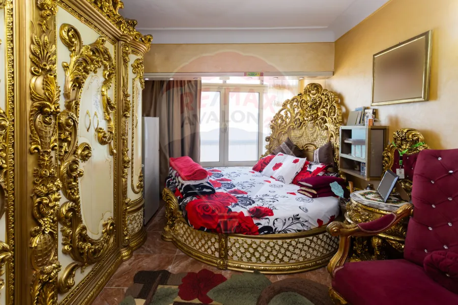 Apartment for sale 140 m Al-Assafra (Directly on the sea)