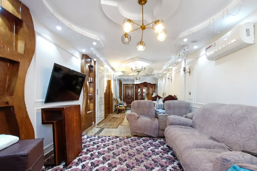 شقة للبيع 160 م رشدي (ش ابراهيم حلمي)