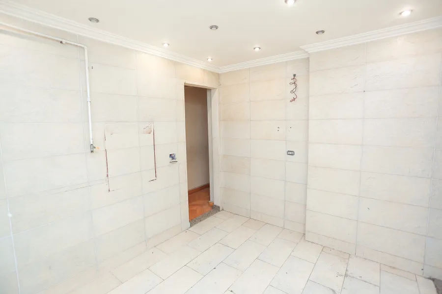 Apartment for rent 200 Kafr Abdo (Near to Abo Qir St.)