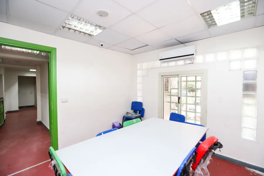 مقر إدارى للايجار 175 م سموحة ( شارع فيكتور عمانويل )