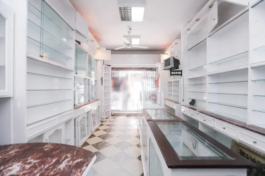 Pharmacy For Sale 30 m Myami (Faroq Abd EL Wahab St.)
