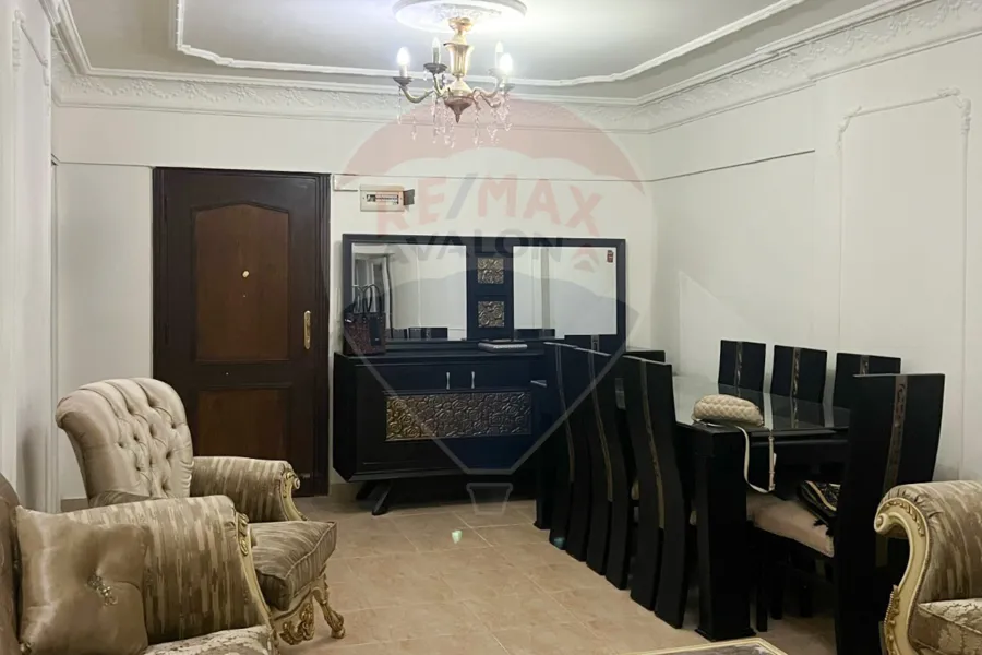 شقة للايجار المفروش 125 م سموحة (ش الهيلتون)