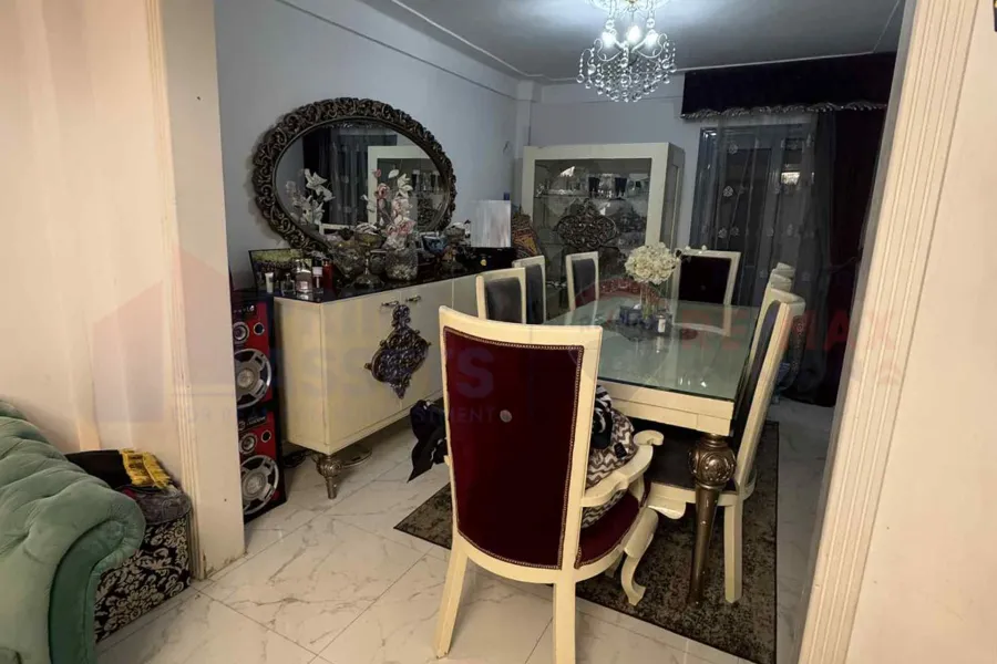 شقة للبيع 130م كامب شيزار (ش هليوبليس)