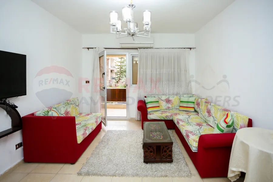 Apartment for sale 125 m Al-Maamoura Al-shatea (Al-Nasr St. - Steps from the sea)